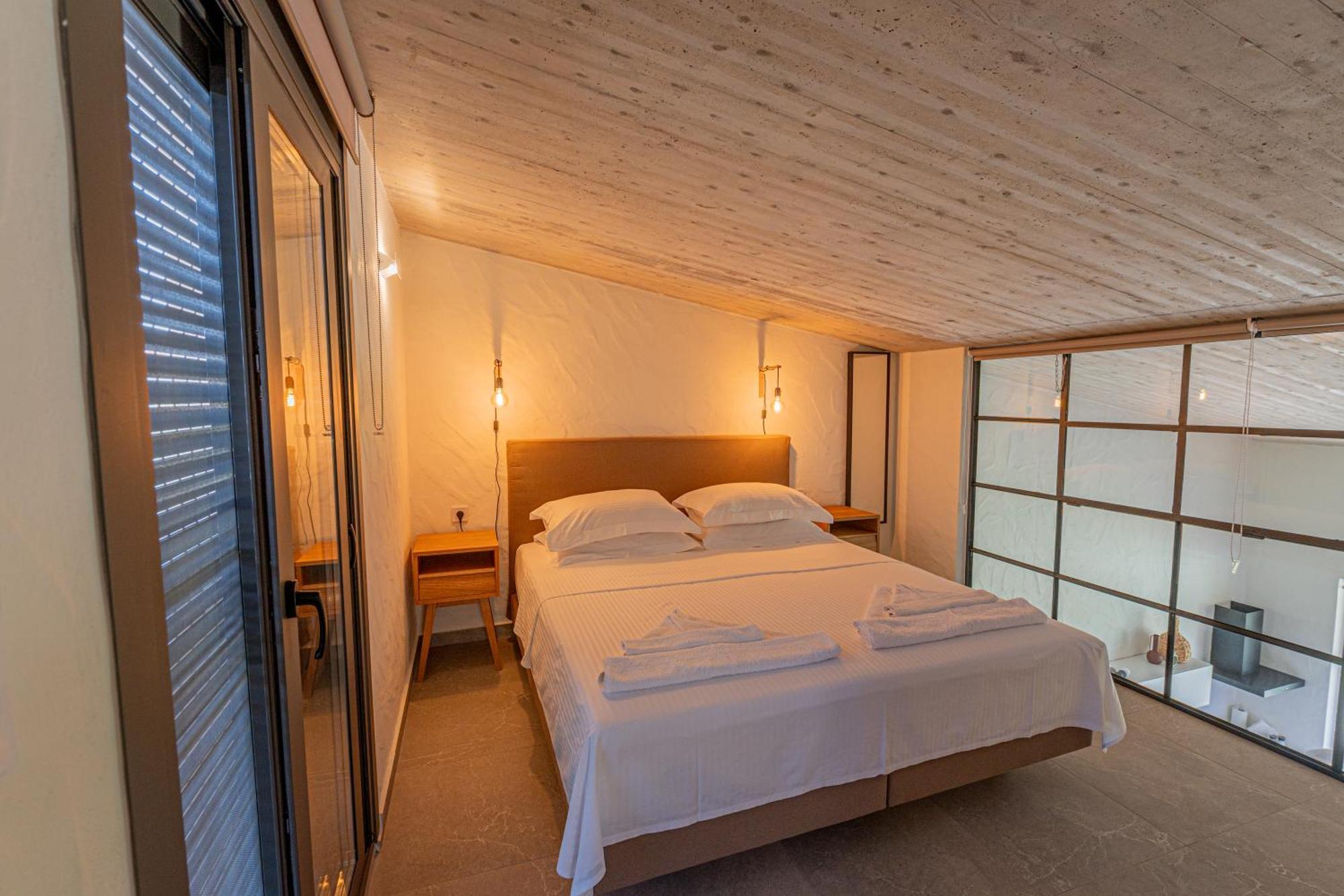 Irissa Suites Paralia Irion Room photo