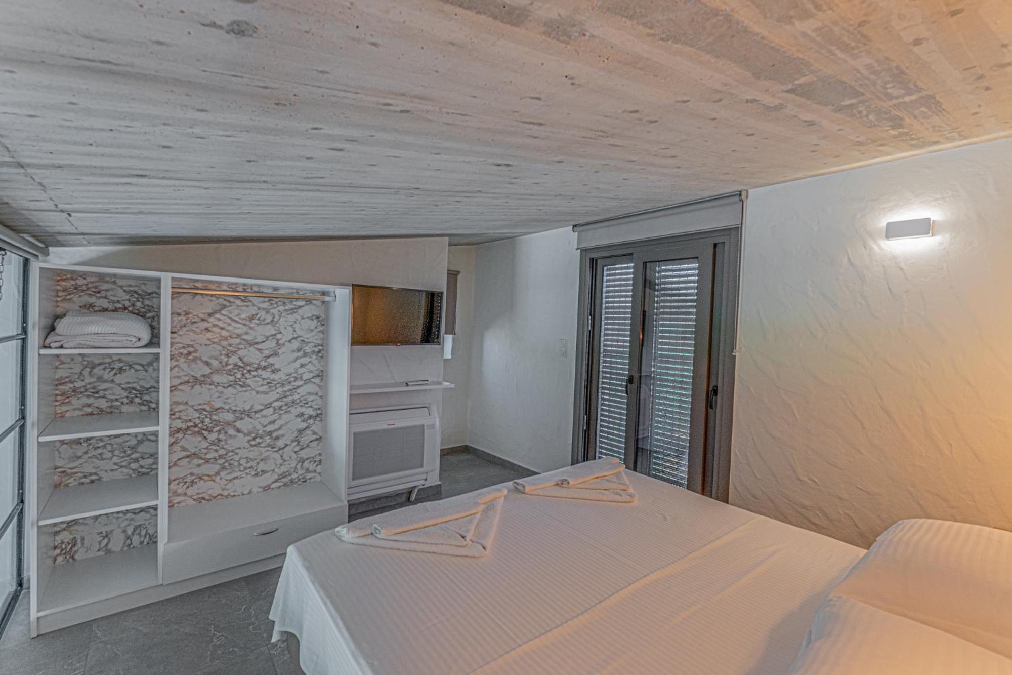 Irissa Suites Paralia Irion Room photo