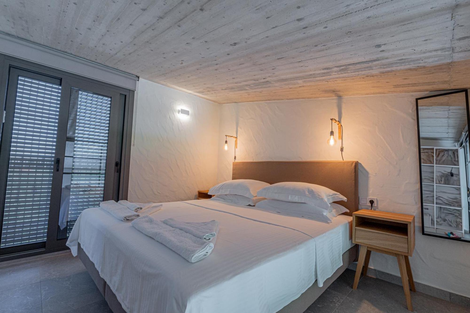 Irissa Suites Paralia Irion Room photo